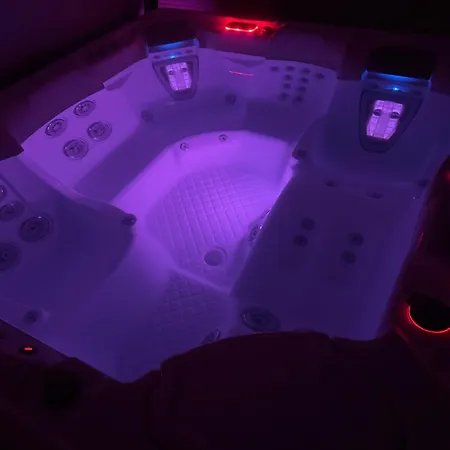 Okon Wellness Ogrodek, Luksusowy Dom, Jacuzzi Z Hydromasazem I Sauna. 펜션 *